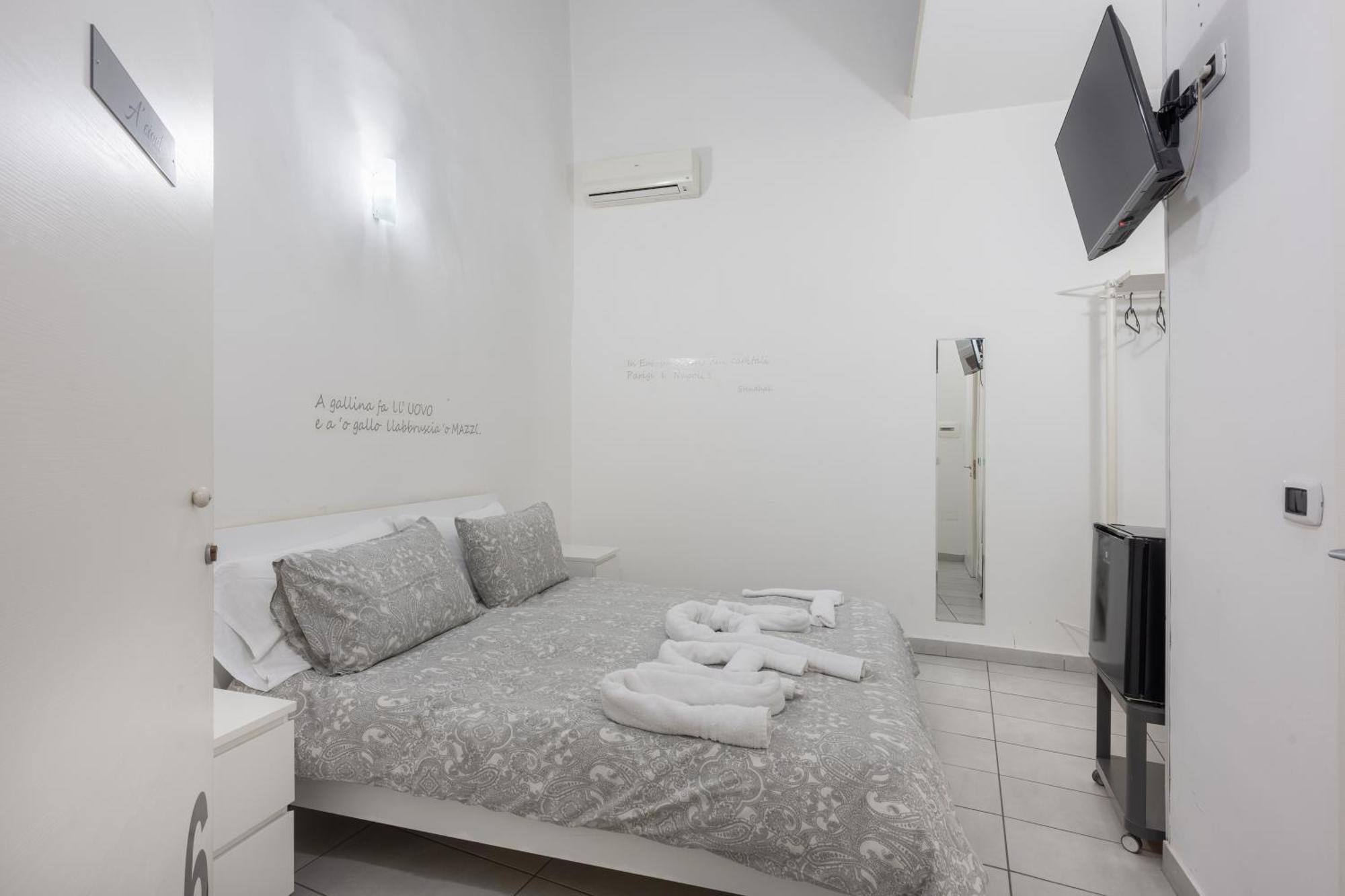 Nina Suites Неаполь Екстер'єр фото